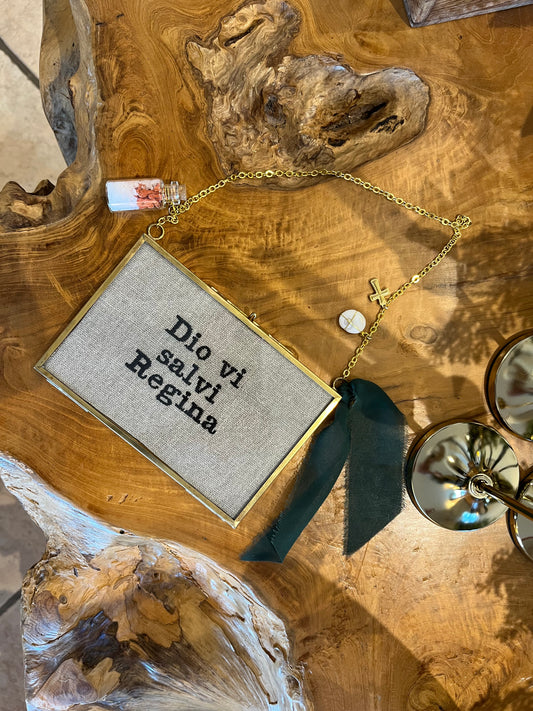 Cadre «Dio vi Salvi Regina» petit modèle (naturel brodé noir)